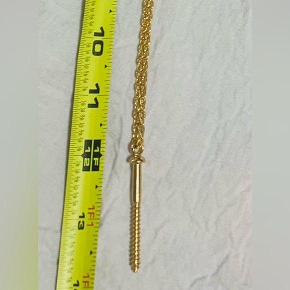 24” Goldtone Necklace w/ 2” Screw Pendant - Picture 6 of 10